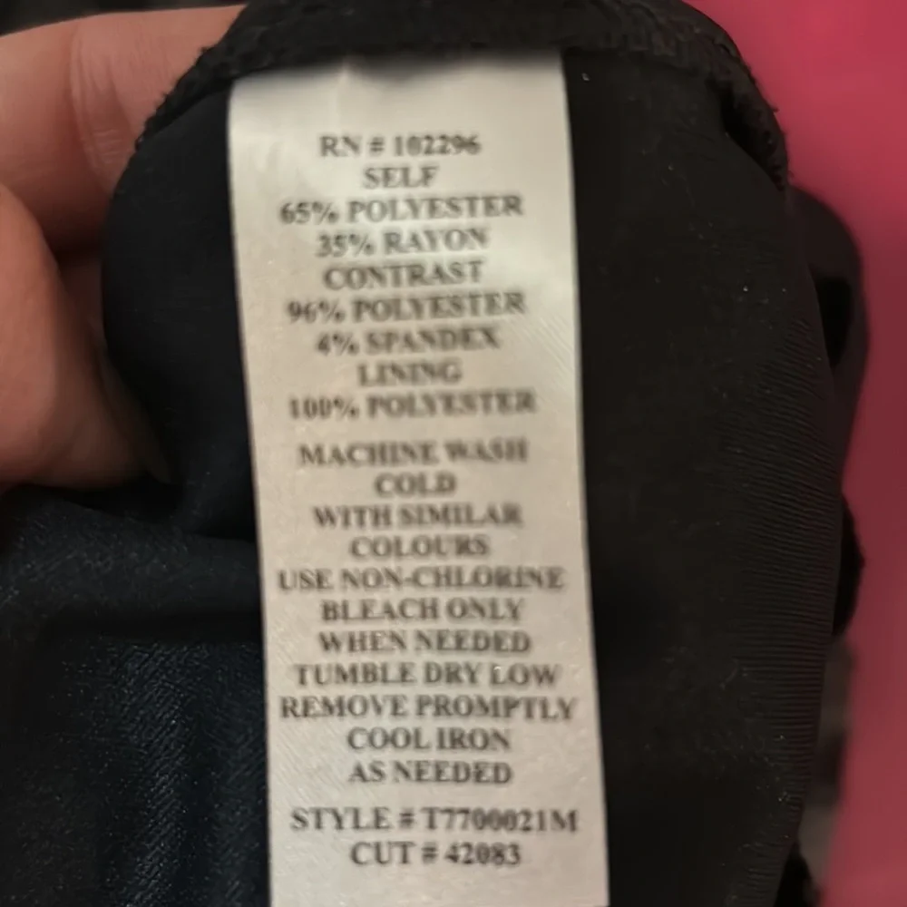 Sleeved cinched dress - Picture 6 of 6